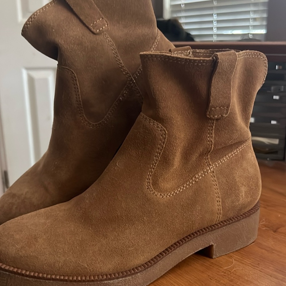 Lucky Brand Rhetty slouch pull on boots.  Worn once.